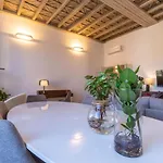 Navona Apartment *