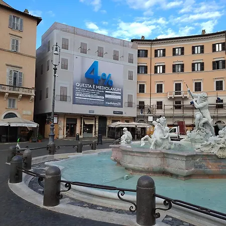 Amelie Navona