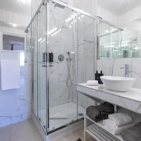 Amelie Navona * רומא